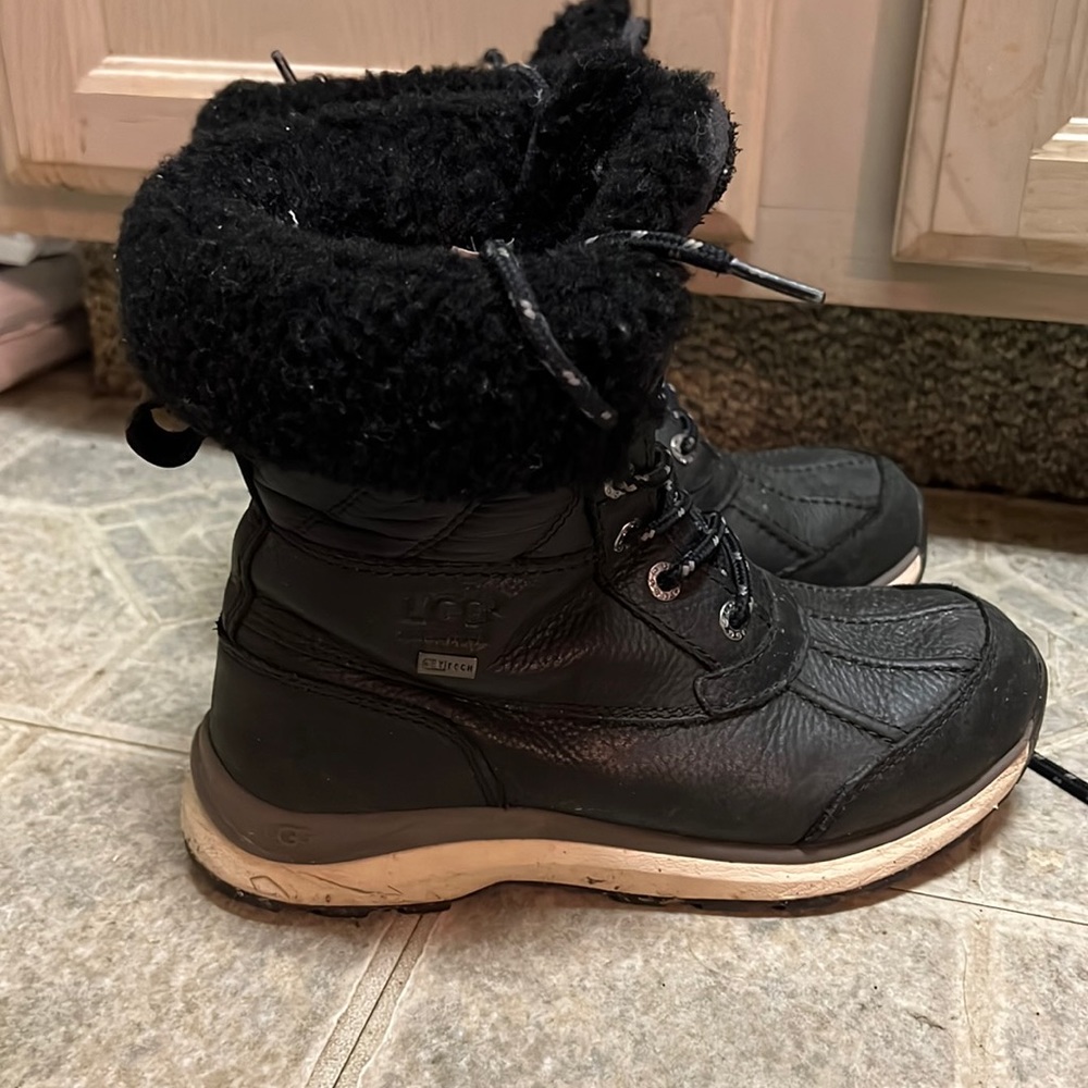 Ugg Adirondack Boot Women’s Size 6